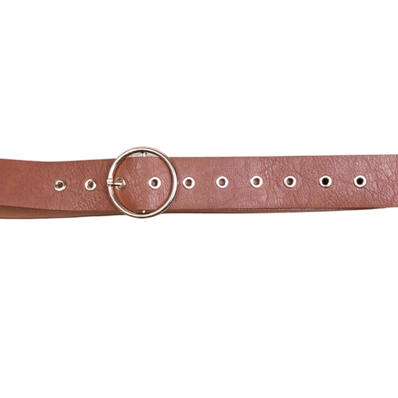 Uptown Cheapskate Faux Leather Brown Belt with Gold Circle Buckle - Picture 3 of 8